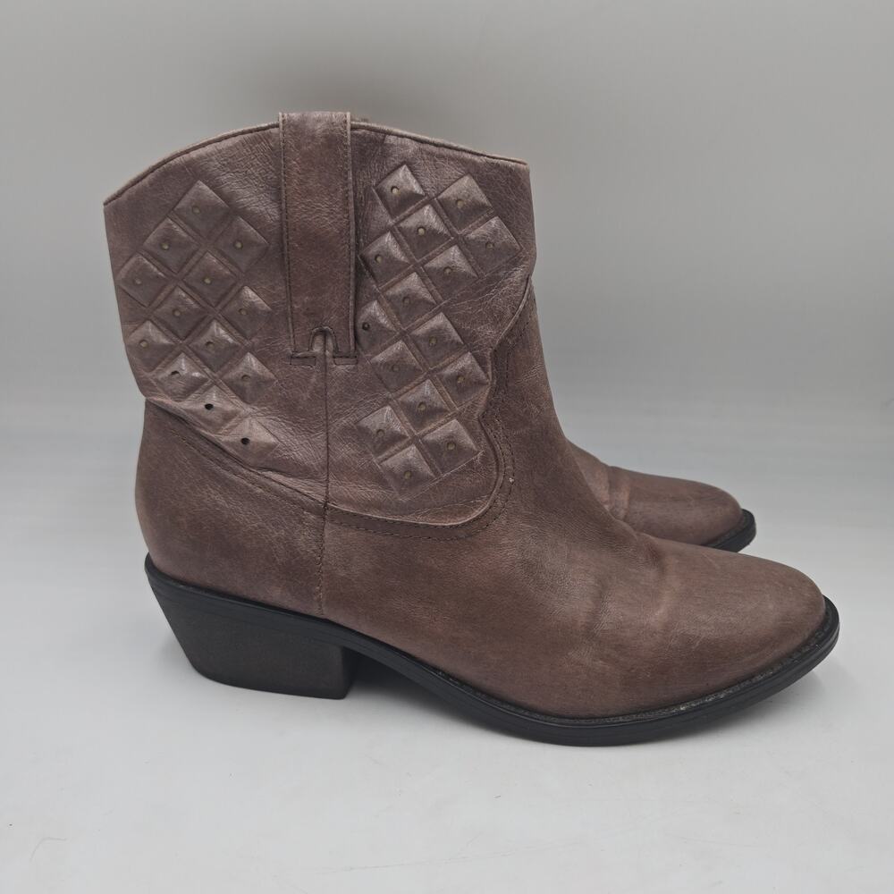Yellow box Women’s Brown Quilted Ankle Bootie Western Boots Size 9 Rodeo